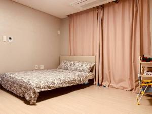 Playground 7 - Kid Jungle Gym, Oceanview, Parking lot