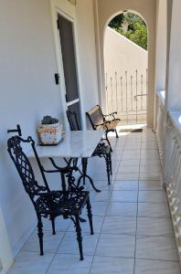 Perithia Cottage