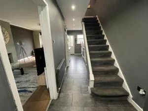 Spacious 3 Bed home near the M4 - Newport