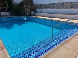 Villa with swimming pool and nature