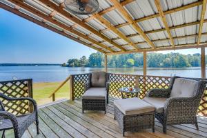 Waterfront Busters Place on Hickory with Fire Pit