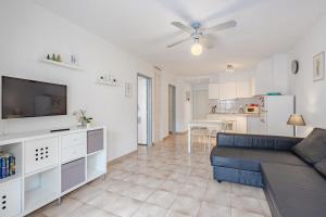 2 bed apart with pool view Castle Harbour C202