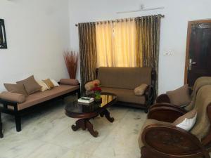 Mampilly Guest House