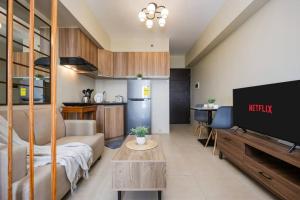 Furnished Studio in Avida Towers Riala, Cebu IT Park with Work Desk, Fast WiFi, Netflix and Pool