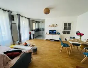 T3 Charles de Gaulles, Disney, Astérix, Parc des expo - Juilly