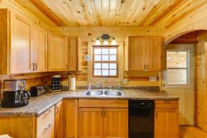 Deadwood Wolf Cabin with Fire Pit and Grill
