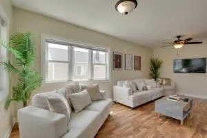 Walk to Metra Pet-Friendly Blue Island Apt - 兰辛