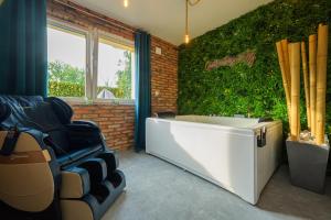 Private Baltic Spa & Art Suite