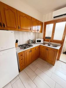 APARTAMENTOS ROSI - 5-10 Minute Walk To La Zenia Beach, Beach Bar, Cliff Walk, Shops, Paddys Point, Cabo Roig - Free fast Fibre Optic Broadband