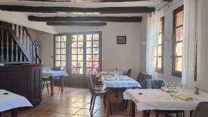 Hotels Auberge Saint Jacques : photos des chambres