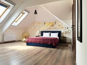 SIGNEEVS Villa ТРИ хвилини від метро Нивки Завжди є світло і власне бомбосховище