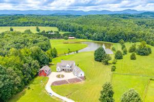 Serene Travelers Rest Apartment 7 Mi to Downtown!