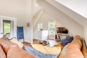 Serene Travelers Rest Apartment 7 Mi to Downtown!