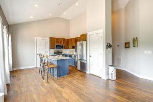 Serene Travelers Rest Apartment 7 Mi to Downtown!