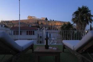 Acropolis Hill House