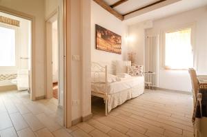 La Petroniana Home