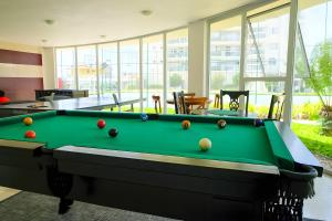 Apartamento com vista mar, churrasqueira e piscina