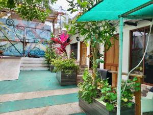 Nelyzas Suites & Adventure