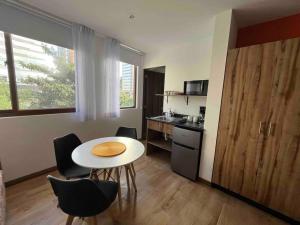 Dkcu 4 Estudios en Zona Viva