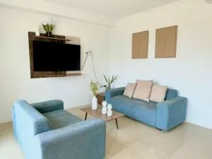 Departamento frente al Wyndham y CC La Quadra - El Cercado