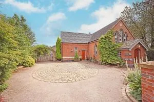 The Chapel - A Hidden Gem with Private Pool & Bar - Fulford