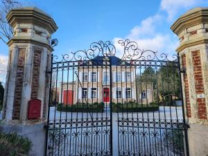 Villas Manoir aux roses, gite 15 personnes avec Spa : photos des chambres