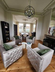 Villas Manoir aux roses, gite 15 personnes avec Spa : photos des chambres
