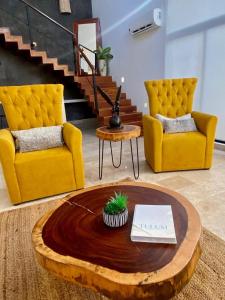 Luxury Jungle Penthouse with Private Rooftop Pool