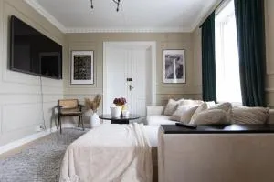 Modern & Central 8 Säng Lägenhet - 赫尔辛堡