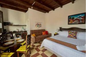 T1-House 14 guests 3 blocks from Central Park