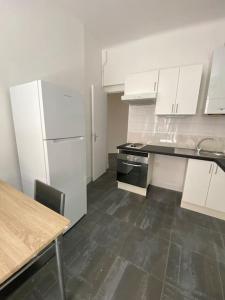 Apartment 85m2 Paris Center Republique 2 BR-4P