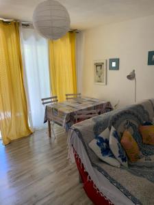 Le lavandou rdj avec piscine résidence Le Lavandor