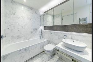 Spectacular High View Apartment