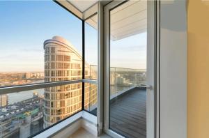 Spectacular High View Apartment