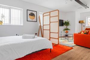 Modern Studio in Arnold centre