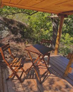 Campings Camping Caramany, Lac a proximite - Cabanes perchees - Mobil-homes - Emplacements nus pour camping-cars, tentes, caravanes : photos des chambres