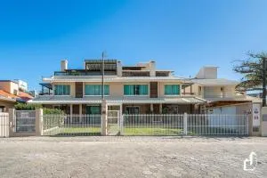 Apartamento térreo com 02 dormitórios - Canto Grande