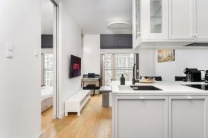 Beautiful Apartment with Parking in Mennica Residence