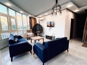 شقه بمدخل خاص في الشيخ زايد