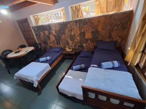 Apart del huésped II