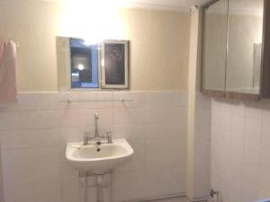 5 απο μετρό, δωμάτιο με ιδιωτικό μπαλκόνι