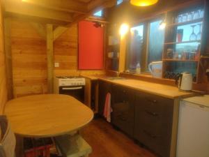 Tiny House Glamping, sleeps up to 6