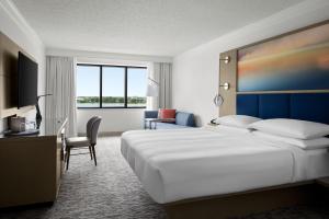 King Room, Concierge level room in West Palm Beach Marriott
