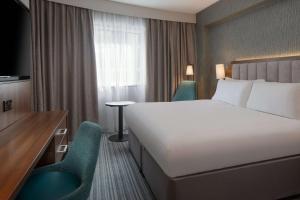 King Guest Room room in DoubleTree by Hilton London Chelsea