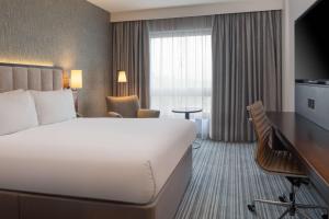 Deluxe Queen Room room in DoubleTree by Hilton London Chelsea