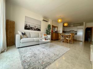 Montecala 3-bedroom apartment with spectacular views and pools