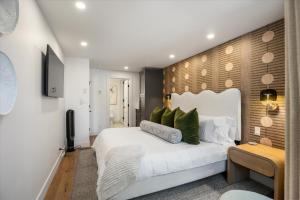 Le Clairvaux Unit 8, 2BD Newly Remodeled Condo in Downtown Aspen