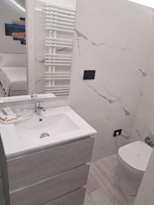 Sienemia, mansarda a 5 minuti da Porta Susa e piazza Statuto