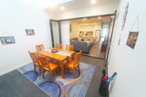 Modern air-conditioned 3-bedroom townhouse in centre of Cape Woolamai