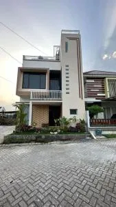 Villa makota kota batu - Junggo